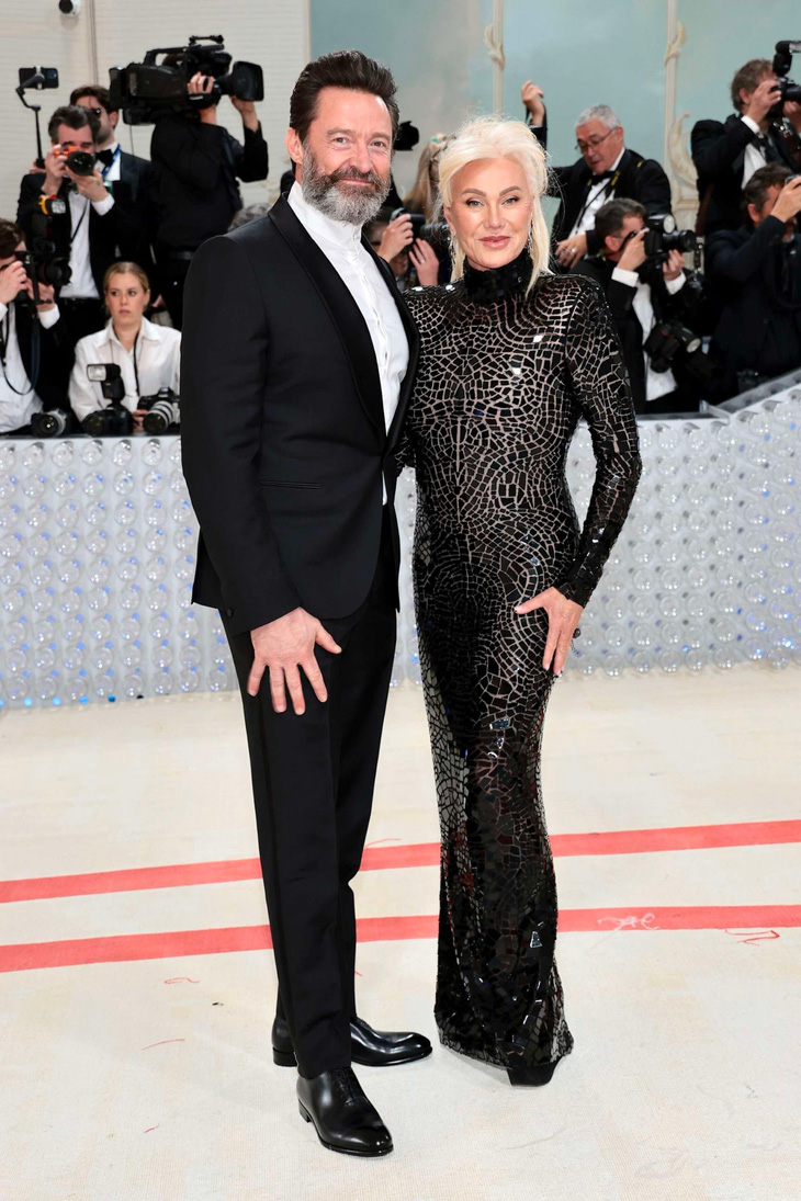 Hugh Jackman và Deborra-Lee Furness tham dự sự kiện Met Gala 2023 ở New York vào tháng 5-2023 - Ảnh: Getty Images